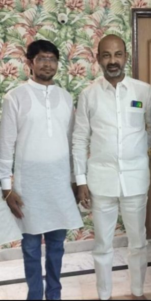 Rajender4BJP's tweet photo. హ్యాపీ బర్తడే అన్న @bandisanjay_bjp @aruna_dk @BJP4India @KVishReddy @ https://t.co/EqlAlV3Hk5