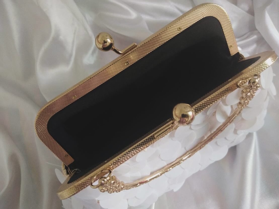 17sellforyou's tweet photo. กระเป๋าแฮนด์เมด พร้อมส่ง✅ ราคา 899 บาท ⏳เช่า 300/วัน
#สร้อย #เครื่องประดับ #handmade #เสื้อผ้า #แฟชั่น #กระเป๋า #เช่าชุด #เช่า #เช่ากระเป๋า https://t.co/OuqCE9pQ7Q