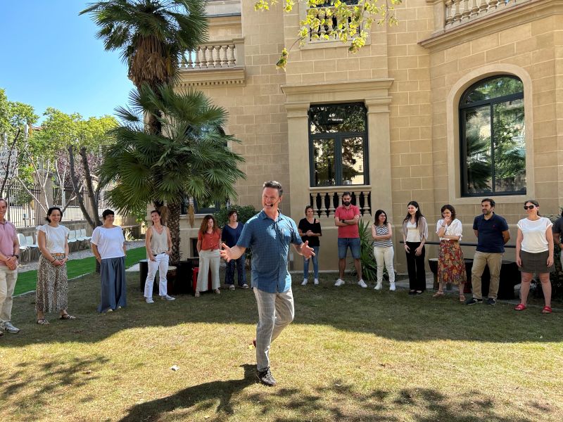 La música nos hermana, nos conecta con nuestro propósito de Salud y Vida y nos permite vivenciar el gran poder de sincronizar cabeza, cuerpo y corazón en un un único latido. ¡El latido del Gebro Team! Agradecemos al equipo de Music Training Lab este magnífico taller 💙🎶