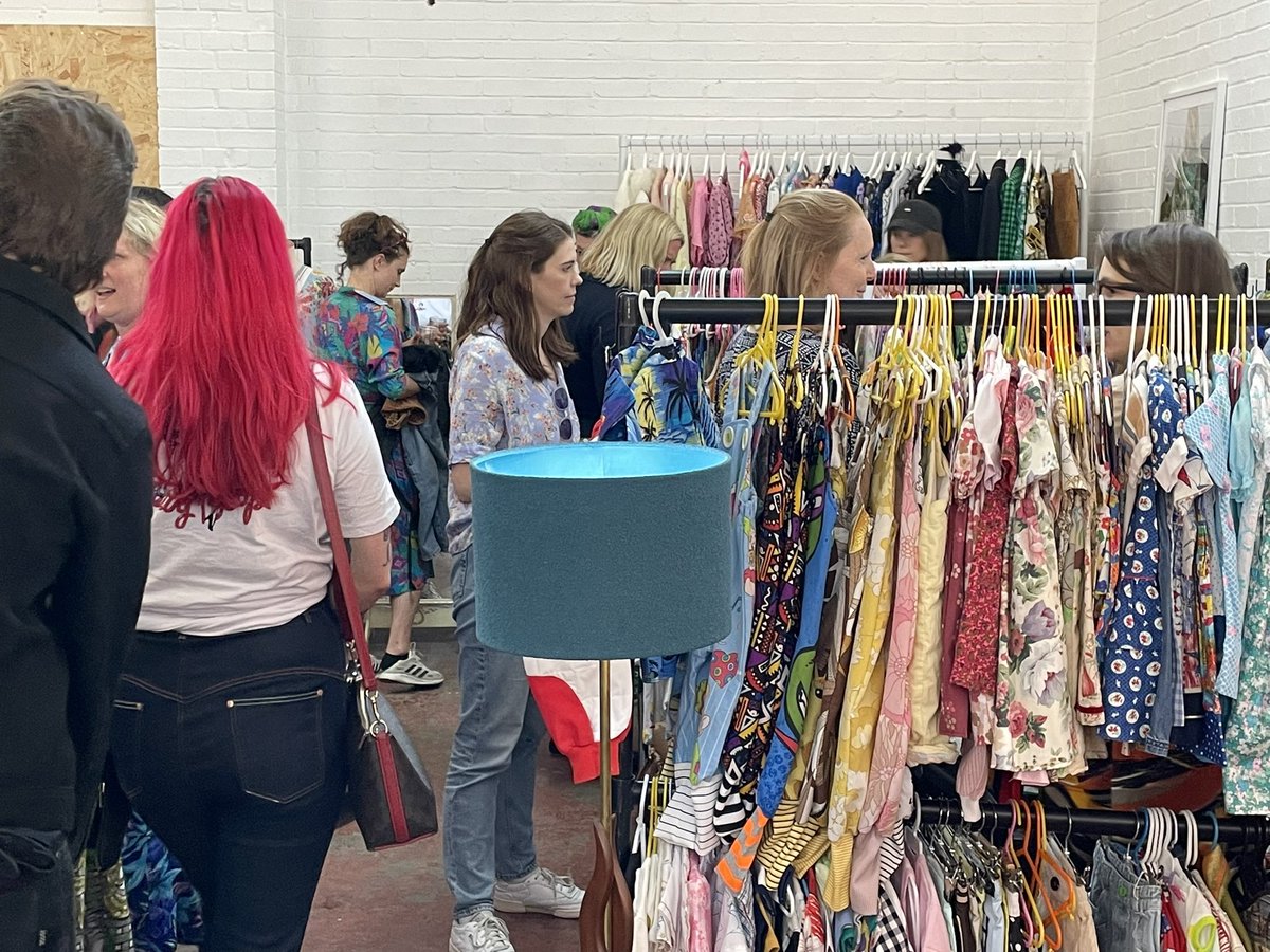 so_lastcentury's tweet image. Can’t wait to be back @GipsyHillBrew on Sunday 18 August for another Vintage Market at the Brewery! 
Summer flea market finds, fabulous beer brewed on site and delicious street food by @KERB_ 
What more do you need?!☀️
11-6pm, free, dog friendly 
@OurGipsyHill