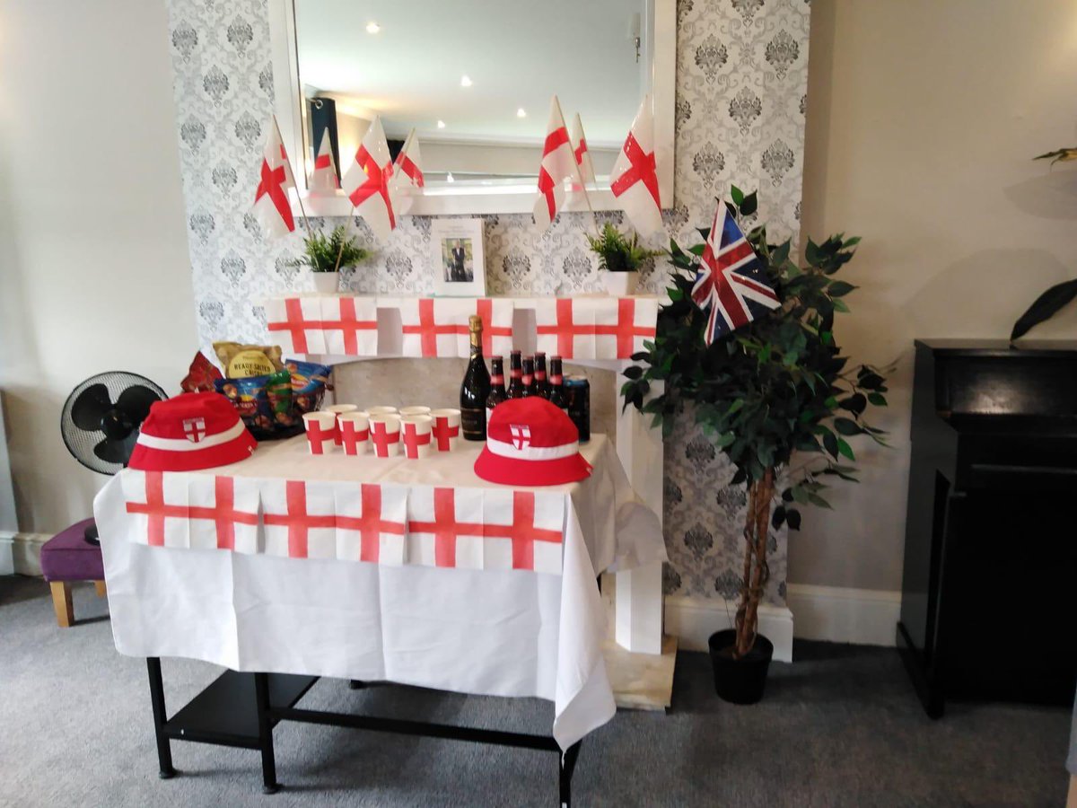 MillView_CH's tweet photo. We were all cheering #England on last night!!!! #England_Netherlands https://t.co/18BCW8TOXr
