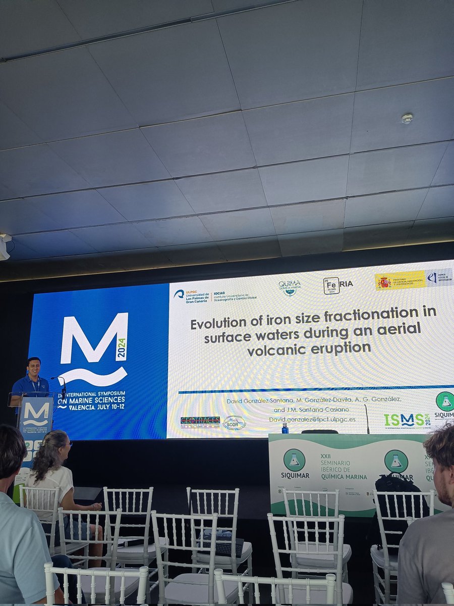 DOYCAG's tweet image. David González Santana (@DavidGlez1994) ha presentado en #SIQUIMAR sus resultados sobre la evolución del tamaño de Fe en el agua de mar superficial durante una erupción volcánica 
@QUIMA_ULPGC