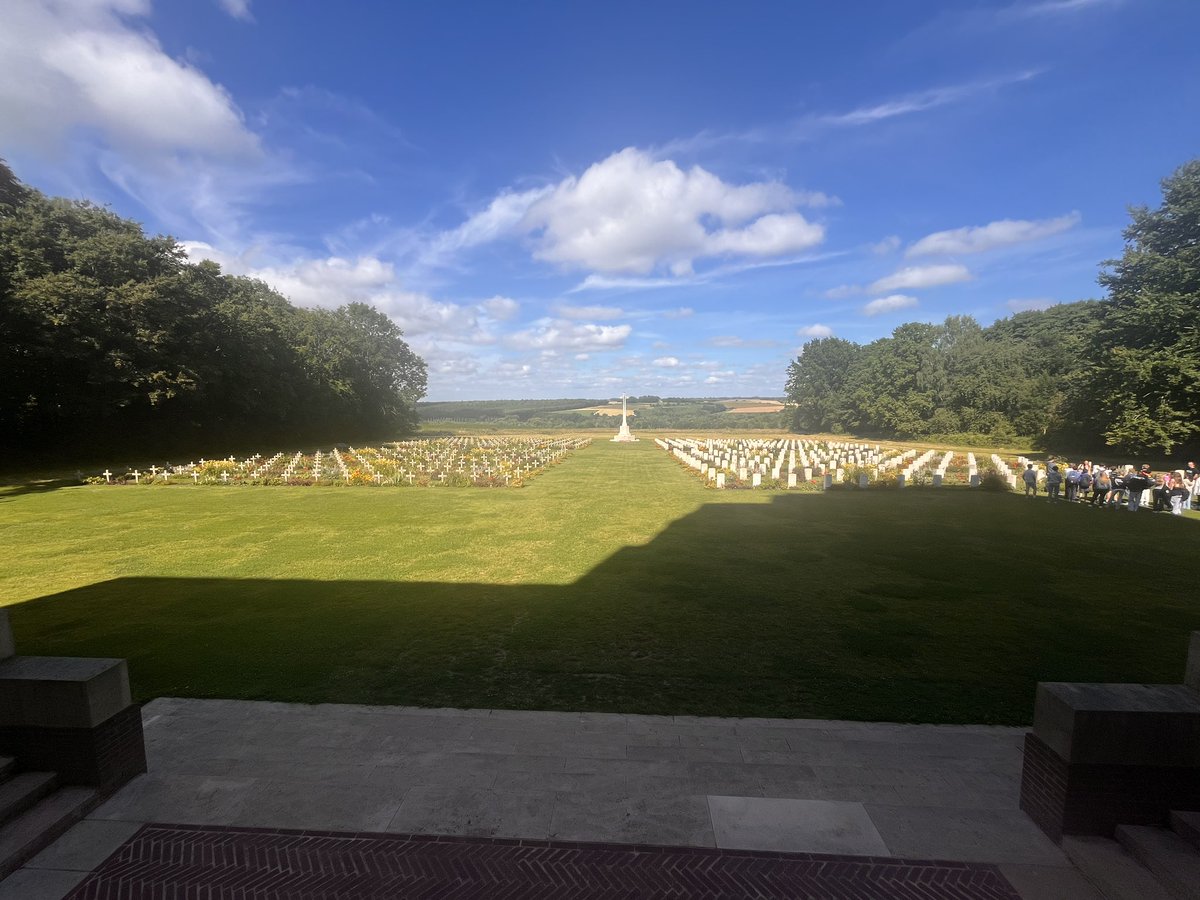 HallowsPd's tweet photo. Up packed and off to France. First stop on the way, the Thiepval Memorial https://t.co/6RcW9z3mLG