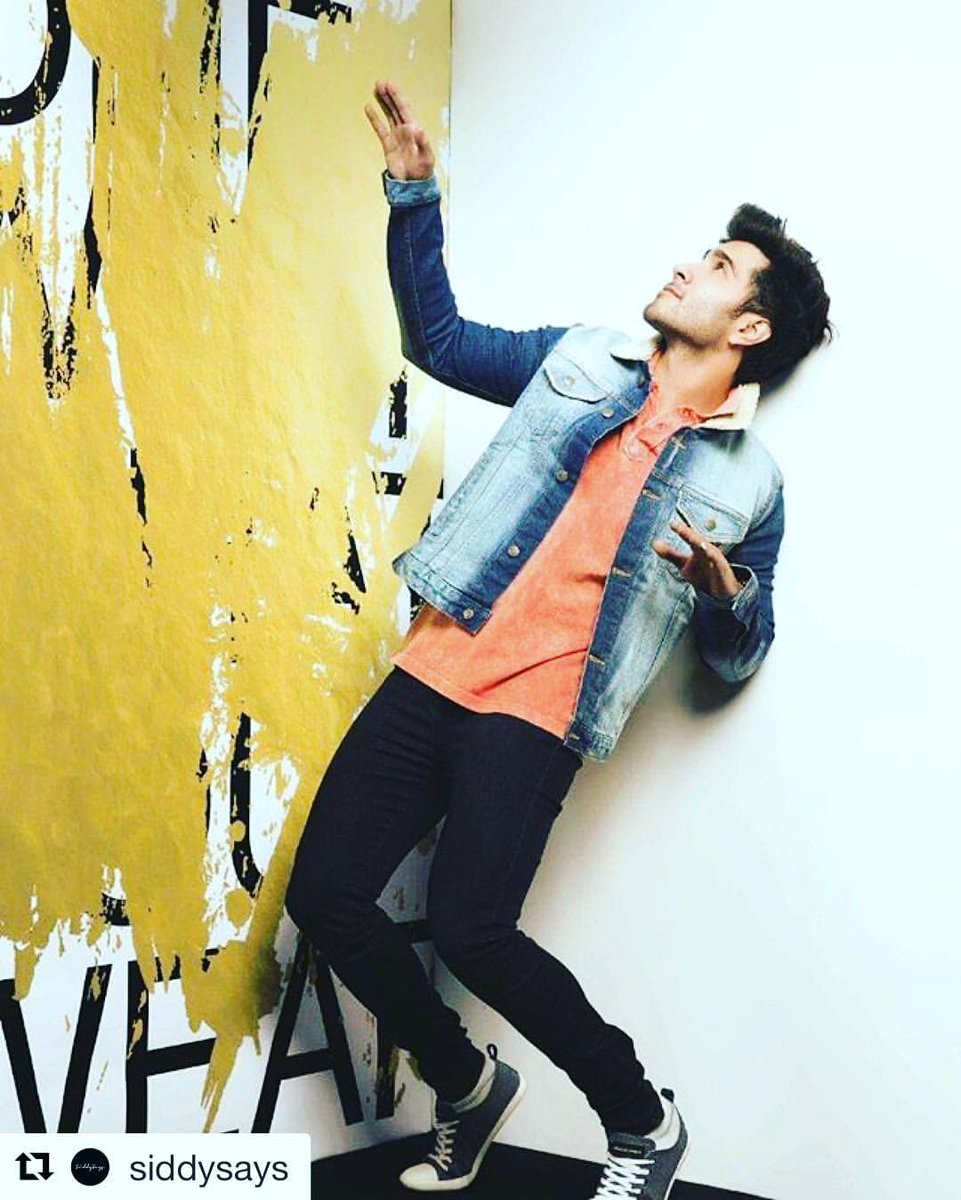 anayavids's tweet photo. May this beautiful human be blessed with all the love and luck, everything he wants &amp; every goal he has set to achieve may only result in success ✨

HBD FEROZE KHAN 
#aMealForFK #FerozeKhan https://t.co/mi3txY8uLB