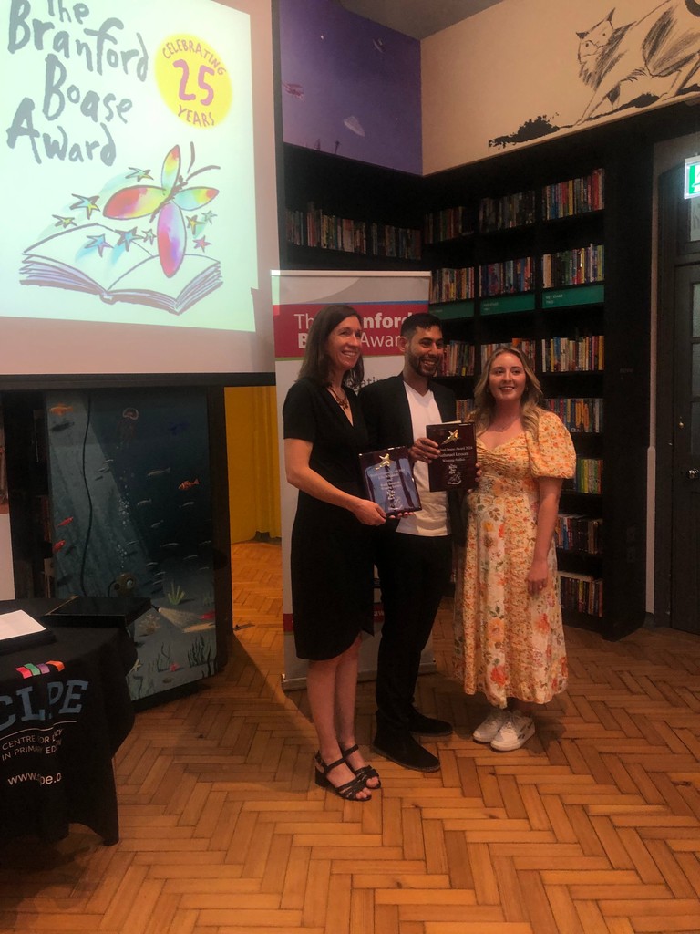 lovereadingkids's tweet photo. A fantastic night at the @clpe1 yesterday, celebrating 25 years of the @BranfordBoase and @NateLessore winning the BBA for #SteadyForThis, a funny, warm and refreshing debut that we canโt recommend highly enough! https://t.co/JP3MdfyEz3