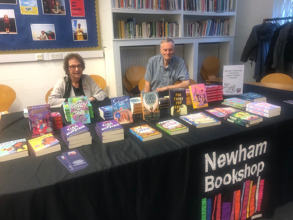 lovereadingkids's tweet photo. A fantastic night at the @clpe1 yesterday, celebrating 25 years of the @BranfordBoase and @NateLessore winning the BBA for #SteadyForThis, a funny, warm and refreshing debut that we canโt recommend highly enough! https://t.co/JP3MdfyEz3