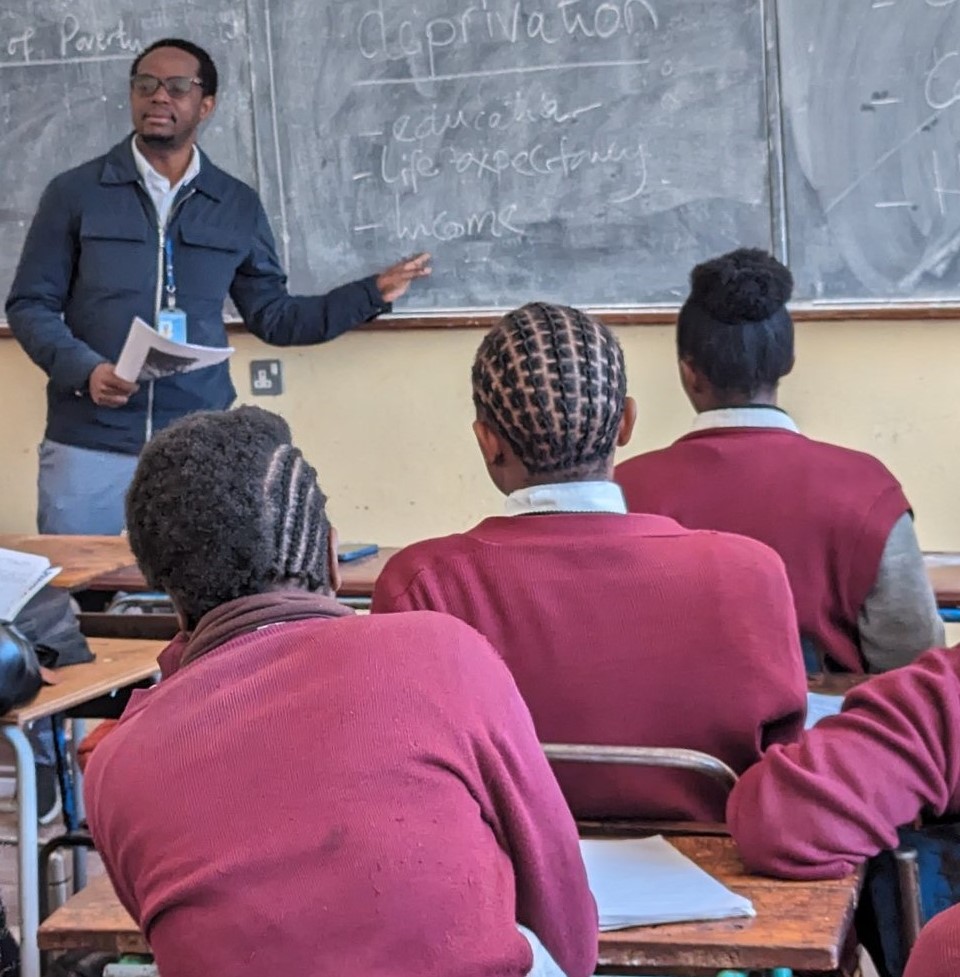 FMwenge's tweet photo. As guest teacher @ Kabulonga Girls recently, I tried to paint a vivid picture of our poverty to these future female leaders. I said if we shared EQUALLY all money in Zambia today, they could each get $1,300 or K35,000 to spend. They went wild dreaming. Then I said, but if they lived in America, they would get $65,000 or K1.7 million each. There was silence, then lots of questions 😂 #nodignityinpoverty