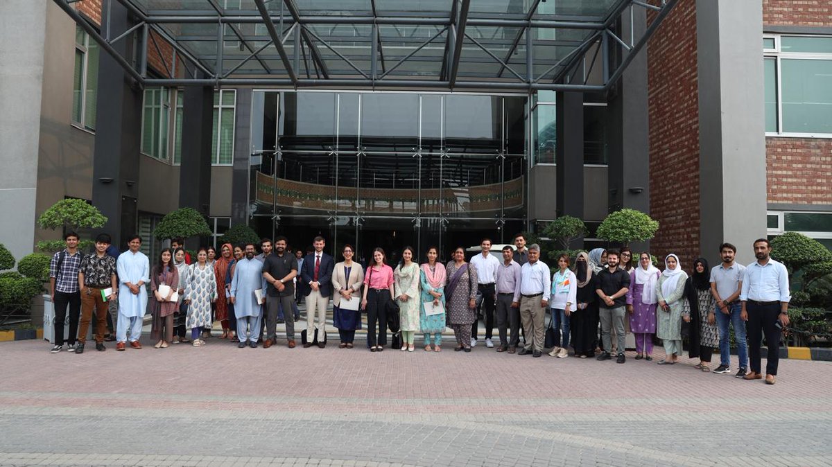 Rabs_AA's tweet image. #CSSPRRoundtable It was a pleasure hosting Sam Sherman @SamGSherman, Foreign Policy Counselor, the  British High Commission, Julia Brake, Second Secretary Political, BHC  and Adeela Khan @AdeelaBKhan Political Adviser, BHC, at the Center for  Security, Strategy and Policy…