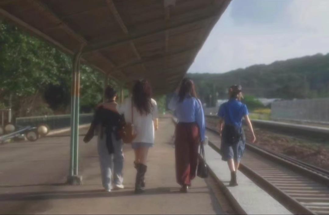 GSMf4dLXwAAW1Bv?format=jpg&name=medium