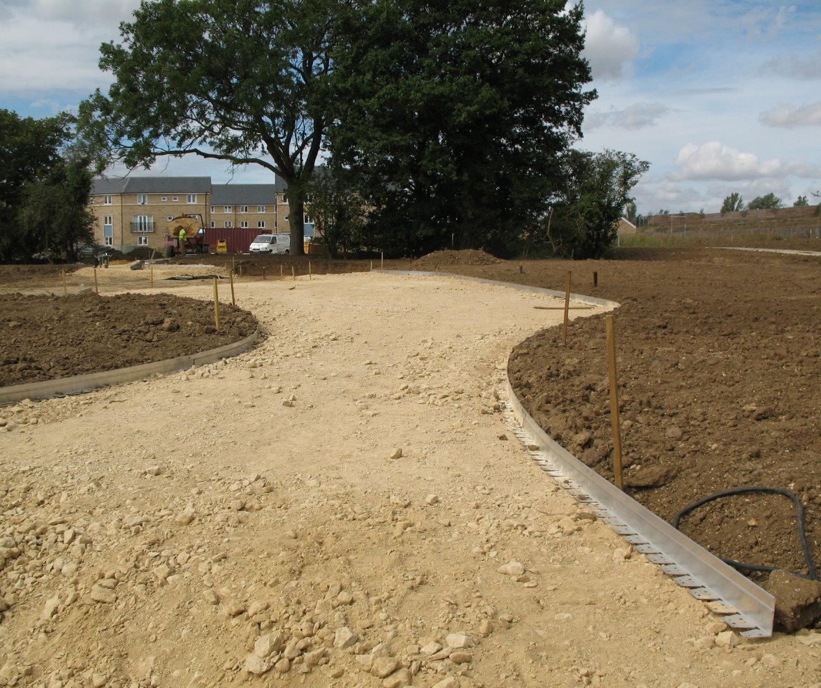 Need assistance with the installation of your landscape edging? 📐

Book a free site visit and training session with Kinley! 

Get in touch with us to book: bit.ly/4csqof7

#landscaping #sitevisit #freetraining