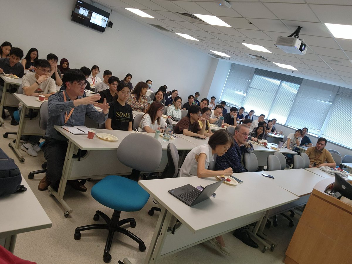 Figlegend's tweet photo. Next up @wenwenlow from lab of @yunnhwen @YHGanLab talking about conjugation! Great crowd today with many labs tracking across the country to @SCELSE_SG for #SGBUG! https://t.co/iMFiGb5Xq8