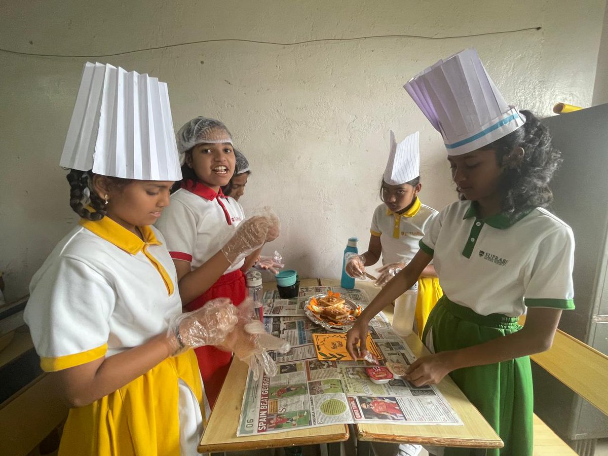 SMHS_School's tweet photo. #SMHS #BagFreeLearning #sandwichmaking #Classes VI to X. https://t.co/4y1Q7Rk7e6