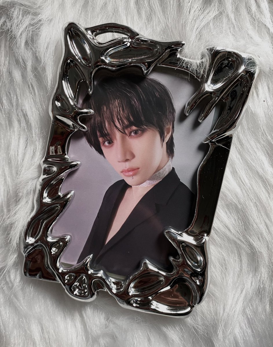 0304cartz's tweet photo. — 💌
from @aintwonuu 「#fromAwithlove」
maganda, super ganda, lah ang gandaaaa 🖤 finally got my hands on this cahol !! matic 📈 sparks ng pc talaga huhu. super bagay kay bamgyuuu. tysm for hosting this go and for the smooth transaction ^^
#happycartz4me - ˏˋ꒰ 🍒 ꒱ https://t.co/ItQMEx8BfS