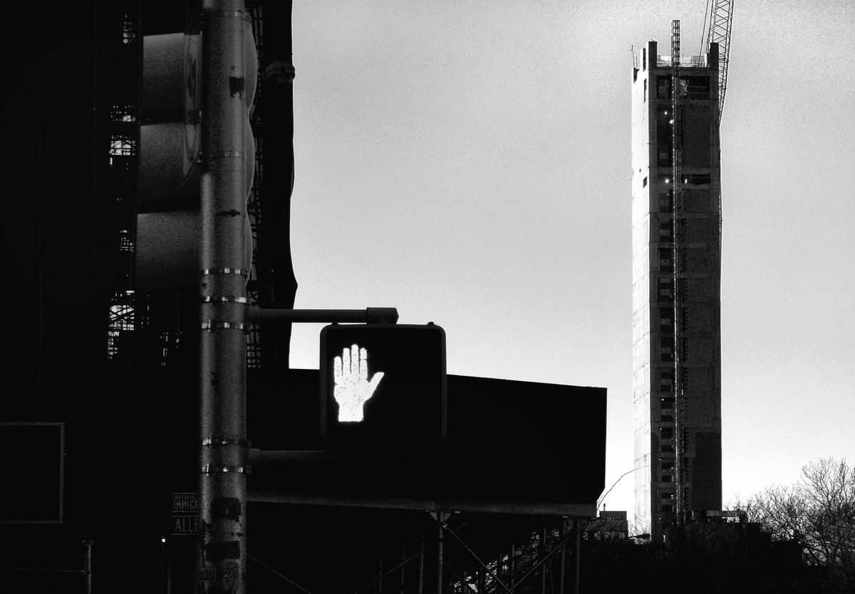 thejourneypwp's tweet photo. GROWTH
New York, NY (2021)
copyright © Peter Welch

#nftcollectors #NFTartwork #peterwelchphoto #thejourneypwp #blackandwhitephotography #photography #blackandwhite #NewYork #NewYorkCity #NYC #NY #construction #gentrification #reflection #sky #dontwalk #urban #city #stop #shadow https://t.co/HiqEleImVs