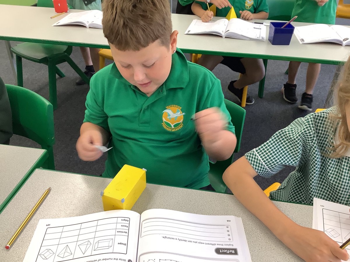 Wye_WPA's tweet image. Counting edges, faces and vertices of 3D shapes. #WatersideMaths