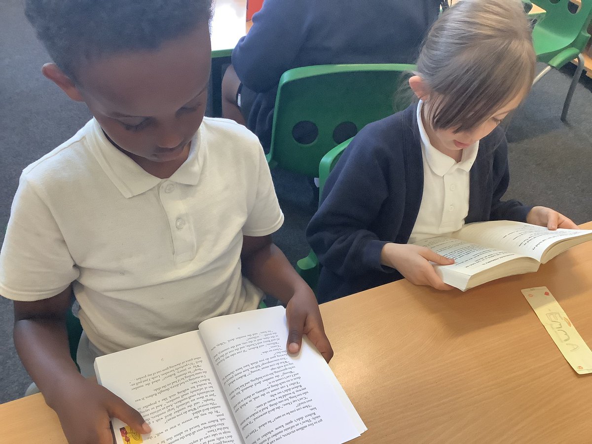 southriseschool's tweet image. Year 3 are having one last opportunity to read their library books before we return them this afternoon. Year 3 are looking forward to completing the Summer Reading Challenge. I wonder how many books they will read?#southrisereading #sladelibrary 📚
