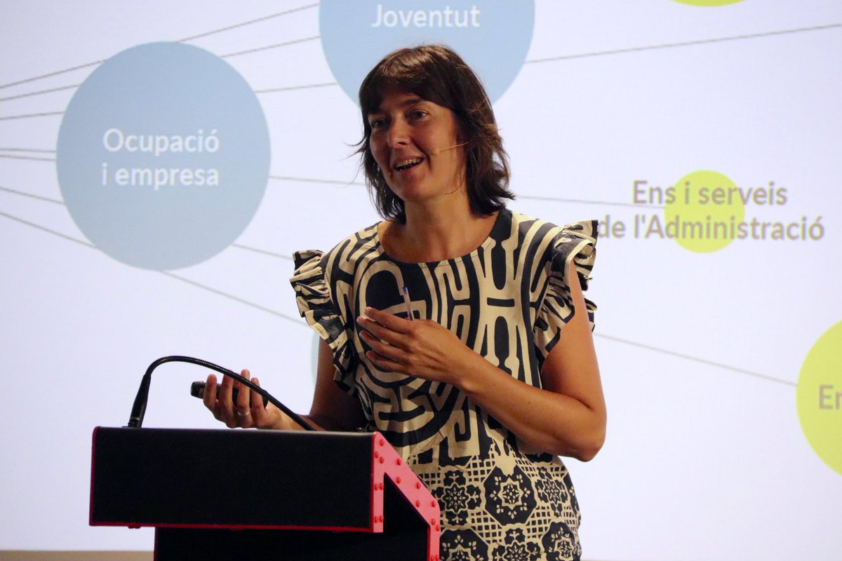 Fundació Bofill (@fundaciobofill) on Twitter photo <a href="/AlcaldeRosalina/">Rosalina Alcalde</a> <a href="/FBertelsmann/">FundaciónBertelsmann</a> <a href="/EmpiezaxEducar/">Empieza Por Educar</a> 📢Sílvia Amblàs, directora del <a href="/DEP_Institut/">D'EP Institut</a>, presenta les principals troballes de la publicació “Els ens locals com a agents orientadors”
🗣️"Les administracions locals són el pal de paller de tot un engranatge i d'un treball en xarxa"
➡️Streaming: youtube.com/live/i8UaM7jz7… <a href="/AlcaldeRosalina/">Rosalina Alcalde</a> <a href="/FBertelsmann/">FundaciónBertelsmann</a> <a href="/EmpiezaxEducar/">Empieza Por Educar</a> 📢Sílvia Amblàs, directora del <a href="/DEP_Institut/">D'EP Institut</a>, presenta les principals troballes de la publicació “Els ens locals com a agents orientadors”
🗣️"Les administracions locals són el pal de paller de tot un engranatge i d'un treball en xarxa"
➡️Streaming: youtube.com/live/i8UaM7jz7…
