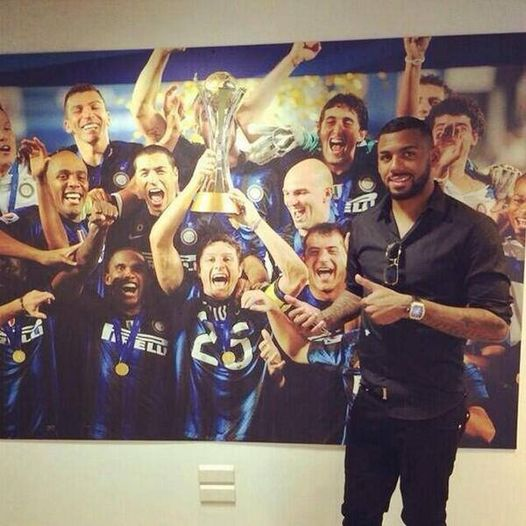 spondanews's tweet photo. 🔙 10 anni fa oggi Yann #Mvila si univa all'#Inter dopo una estenuante trattativa con il famoso fax del #RubinKazan che rubò la scena diventando protagonista dell'intero affare 😂⚫️🔵 https://t.co/0zUjr2jL0f
