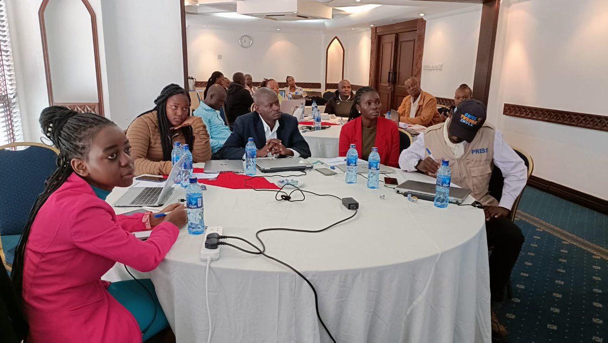 WanjiruMachari1's tweet photo. Solutions Journalism aims to offer an alternative through reporting that gives urgency to communities by demonstrating what works and what doesn't to solve problems - Hande Edremit, International IJNet  #MESHAScience #SoJo #IJNet

@MeshaScience
@IJNet https://t.co/k8Ctqtrbry