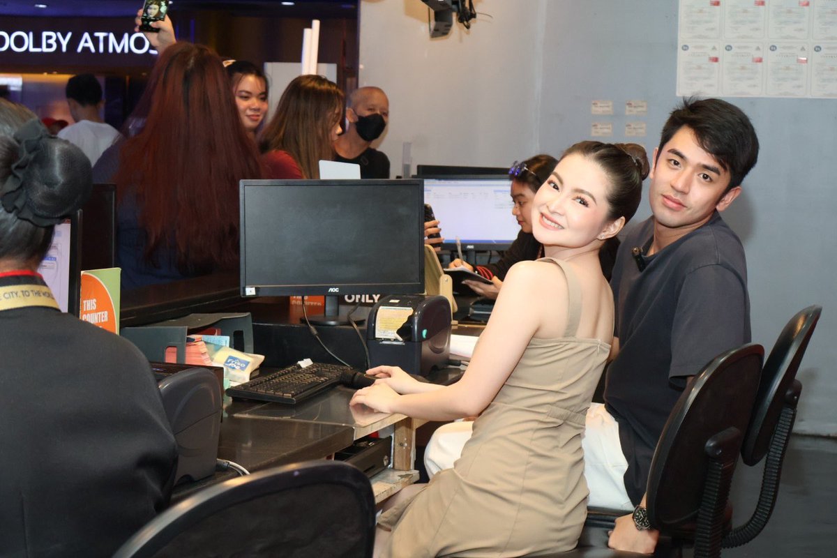 威信 ISHIN Block screening for That Kind of Love ❤️ Thank you to all our ISHIN Staff who helped us make this event happen. We are still in Australia but we would like to make this opportunity to support Barbie and David’s first movie. #ThatKindOfLove