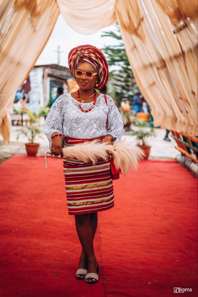 ayaba_mh's tweet photo. I’m a pure ÌJÈBÚ breed 💯
Omo Liwoye Oregbe
Ọmọ Obamowo Asude 
Ọmọ Asude, ma gboya
O gboya, ko gbowo idẹ
Ọmọ Lolo, b’ẹni wẹ,
Ọmọ àfi aiwe mo teke teke 
Ọmọ agbo, gba gba ilẹkùn 
mata kiji.
Ti o bá ṣè eni wa ya tuntun 
Aje Eni wa san tehin
📸 @ollams_
#YorubaParty https://t.co/azZSGlk1Aj