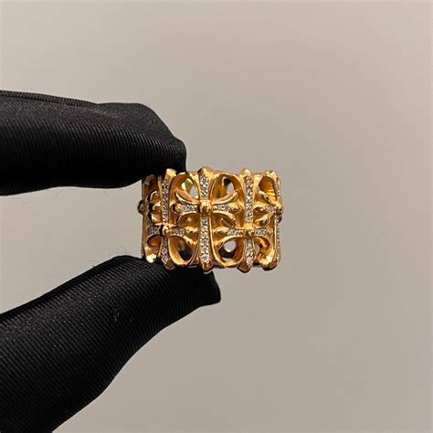 merrycadillac's tweet photo. แจมินใส่ ch cemetery ring ปะ ทรงนี้ก็ 22k gold diamond ตามระเบียบ ครึ่งล้านได้ 🥲 https://t.co/Fmq1w4GVZr