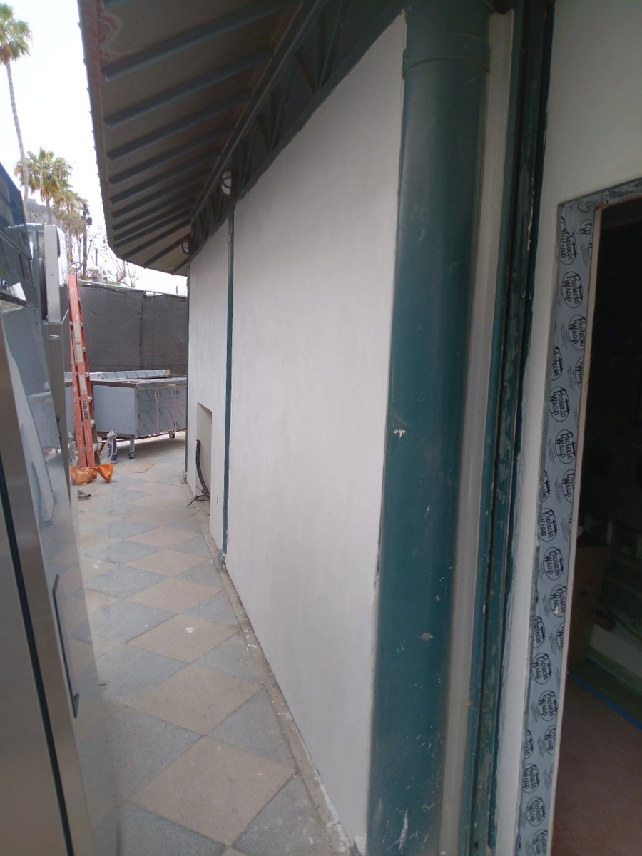 econstructinc's tweet image. 🚀 Exciting Project Update from econstruct! 🚀
Our latest project, Odd One Out - Boba Tea Shop on 3rd Street Promenade, is coming along beautifully! The walls are up, and the ceiling is being installed.
Stay tuned for more updates! 👷‍♂️🔨

#econstruct #ProjectUpdate #BobaTea