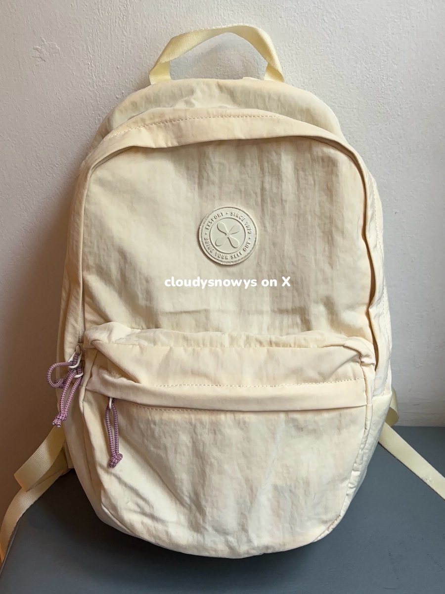 cloudysnowys's tweet image. gue lah orang yang suka koleksi ransel🤡🫵🏻

HERE WE GO kalau kalian cari ransel yang muat sampai laptop ✨15INCH✨ tapi masih stylish &amp;amp; nyaman dipake gabikin pegel~

REVIEW PRIBADI &amp;amp; REAL PICT NO ZONK🙏🏻