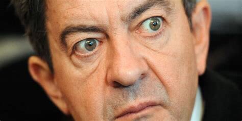 Krieger66362259's tweet image. Un peu d’humour…

Mélenchon part en randonnée avec deux amis d'enfance dont l'un est devenu rabbin et l’autre prêtre hindou. Le soir venu, complètement perdus, ils se résignent à frapper à la porte d'une ferme pour demander l'hospitalité. Un paysan ouvre et leur dit « Je n’ai…