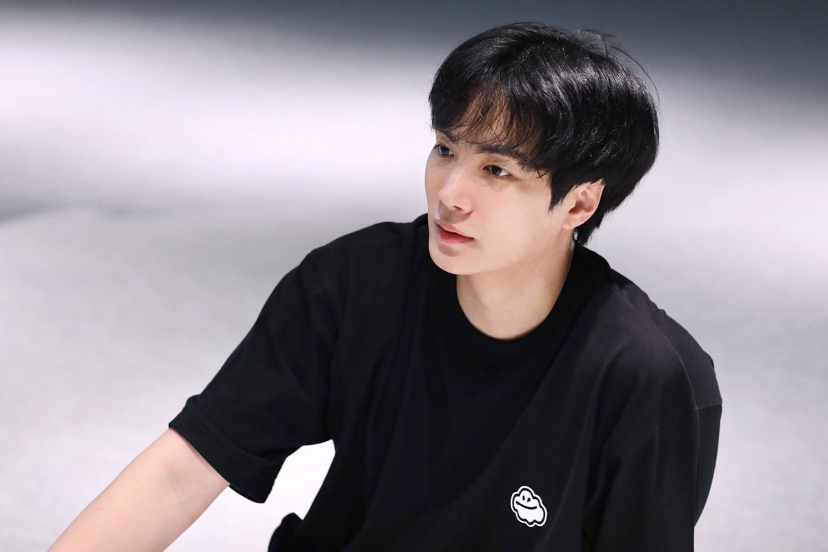 [#PHOTO]
˗ˏˋ🗓️ D-3 ˎˊ˗
hello summer

#hello_summer
#KimJonghyeon #キムジョンヒョン #김종현