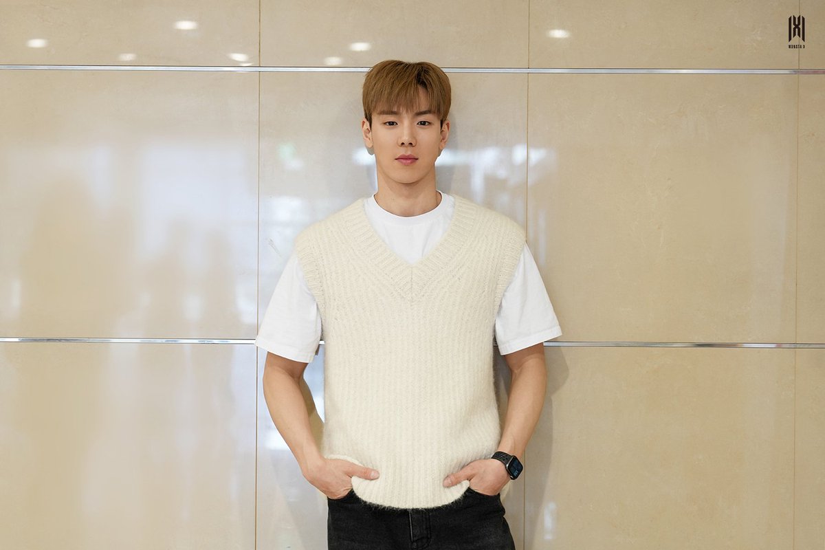 MXWH_Central's tweet photo. #MONSTAX Shownu
Behind-the-scenes of #GreatComet
5/7
#SHOWNU #์
๋
#MONSTAX #๋ชฌ์คํ์์ค
@OfficialMonstaX https://t.co/2xK6C3aENb