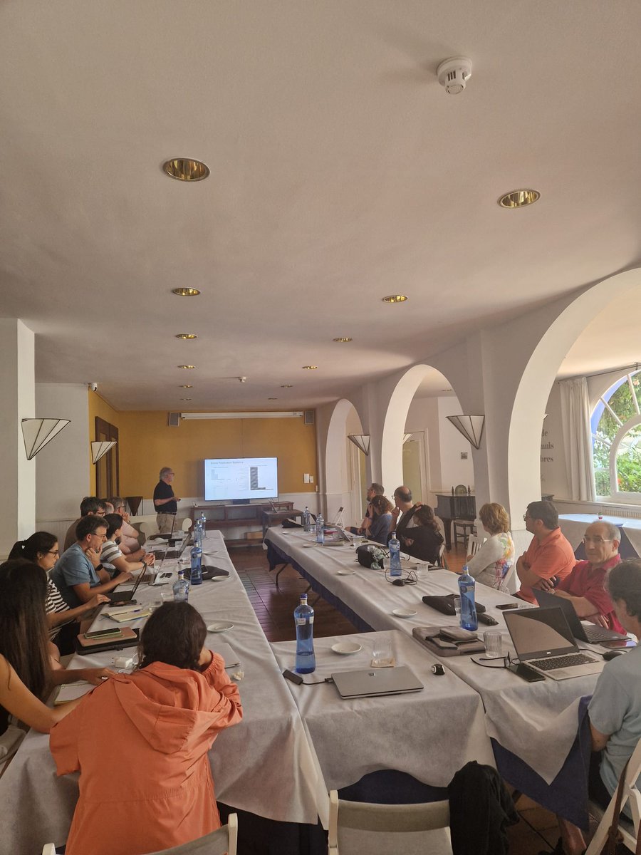GRBIO_BCN's tweet photo. Preparados para comenzar el retreat del
@GRBIO_BCN 2024 en Vilanova i la Geltrú. Dos días de charlas y discusión de ideas para el futuro del grupo  #science #retreat #future https://t.co/vEyLPE0718