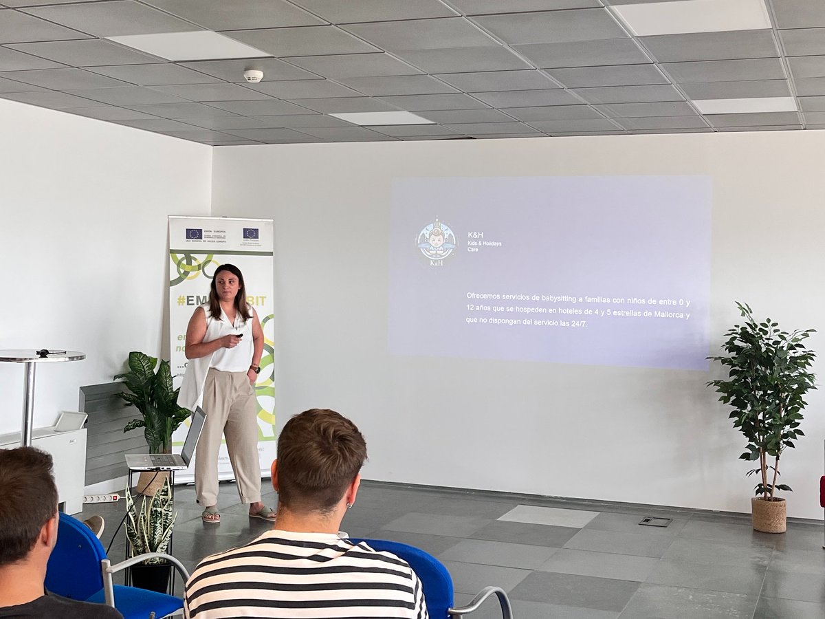 🎩 Avui és un gran dia per als participants d'#APTENISA #start al <a href="/parcbit/">ParcBit</a>! 10 equips presenten les seves #idees de #negoci davant els nostres avaluadors: @Tomeu00 @Hotelinking, Loris Fochesato de #RemoteoIO i Alba Martell de la <a href="/FUEIB/">FUEIB</a>. Sort a tots!
CC <a href="/APTE_es/">APTE</a> <a href="/enisa/">enisa</a>