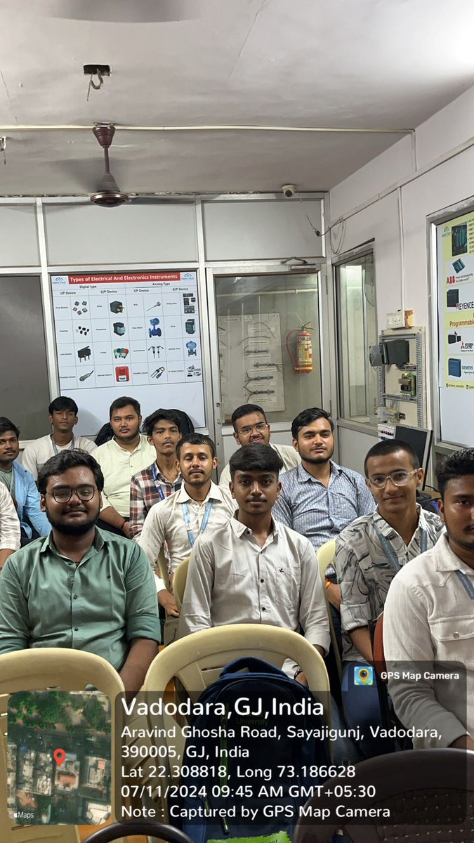 RuchiSh52975262's tweet image. 5th semester Diploma Electrical Engineering students had an incredible industrial visit to AJ Technology, a leading panel manufacturing company. 
#PanelManufacturing #FutureEngineers #HandsOnLearning #ParulUniversity