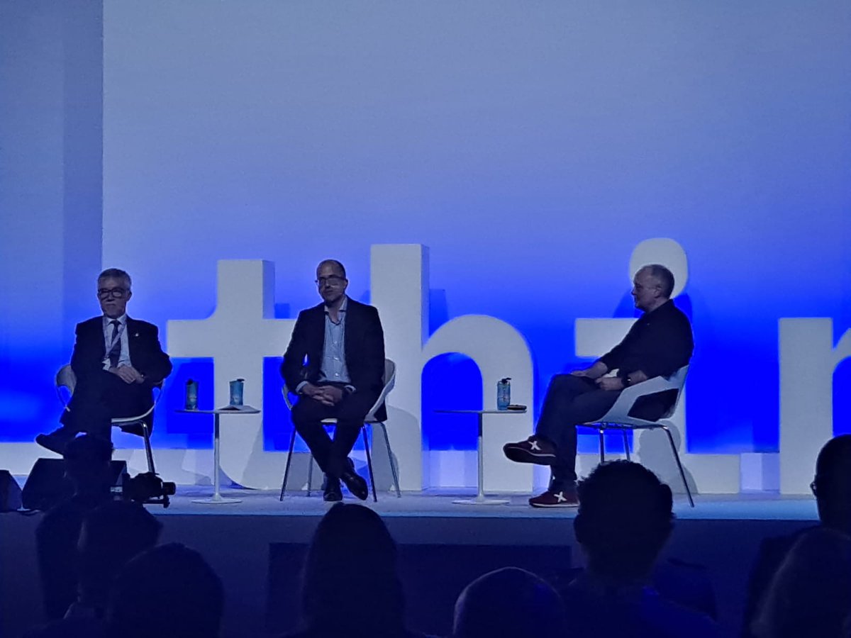 SEDIAgob's tweet photo. Ayer el DG de Digitalización e #IA de @SEDIAgob, Salvador Estevan, participó en el diálogo “El Futuro de la IA es abierto” en el #ThinkMadrid de @IBM junto a Enric Delgado y Mateo Valero de @BSC_CNS 🗣️

👉 Estrategia de #IA de 🇪🇸, desarrollo de modelos fundacionales. 

#AInMotion https://t.co/w8pM0dweTt