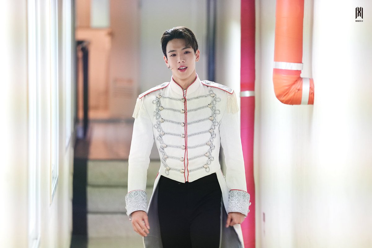 MXWH_Central's tweet photo. #MONSTAX Shownu
Behind-the-scenes of #GreatComet
7/7
#SHOWNU #์
๋
#MONSTAX #๋ชฌ์คํ์์ค
@OfficialMonstaX https://t.co/SqH6xXHPCO