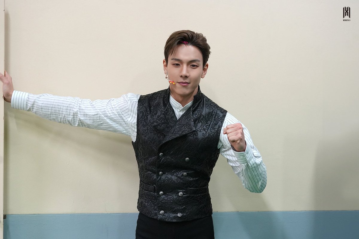 MXWH_Central's tweet photo. #MONSTAX Shownu
Behind-the-scenes of #GreatComet
6/7
#SHOWNU #์
๋
#MONSTAX #๋ชฌ์คํ์์ค
@OfficialMonstaX https://t.co/cS5eu2mbPB