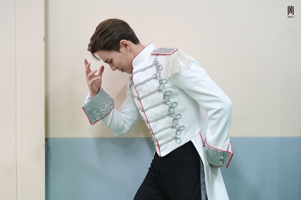 MXWH_Central's tweet photo. #MONSTAX Shownu
Behind-the-scenes of #GreatComet
7/7
#SHOWNU #์
๋
#MONSTAX #๋ชฌ์คํ์์ค
@OfficialMonstaX https://t.co/SqH6xXHPCO