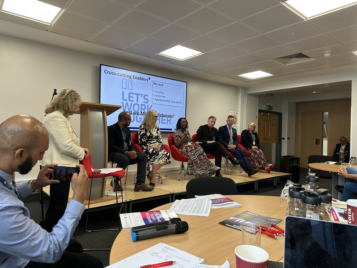 A high-energy &amp; content rich panel session here at today’s #futureofwork event at <a href="/SolihullCollege/">Solihull College & University Centre</a>, beautifully chaired by Susie Ankrett <a href="/plumexecutive/">Susie Ankrett</a>. Building bridges between education and world of work is a shared mission!