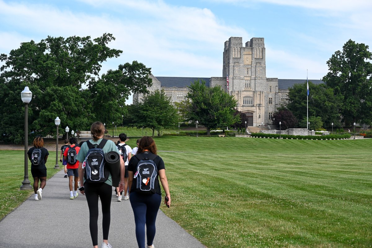VTPamplin's tweet photo. Hey Siri, crank up โEnter Sandmanโ by Metallica ๐ธ Weโre stoked to welcome 27 rising high school seniors to campus for the 3rd annual Pamplinโs Inspiring Possibilities (PIP) Academy! Let the hype begin! ๐
#PamplinDEIB #OnePamplin #NextGenPamplin https://t.co/cpUwcBdiKY