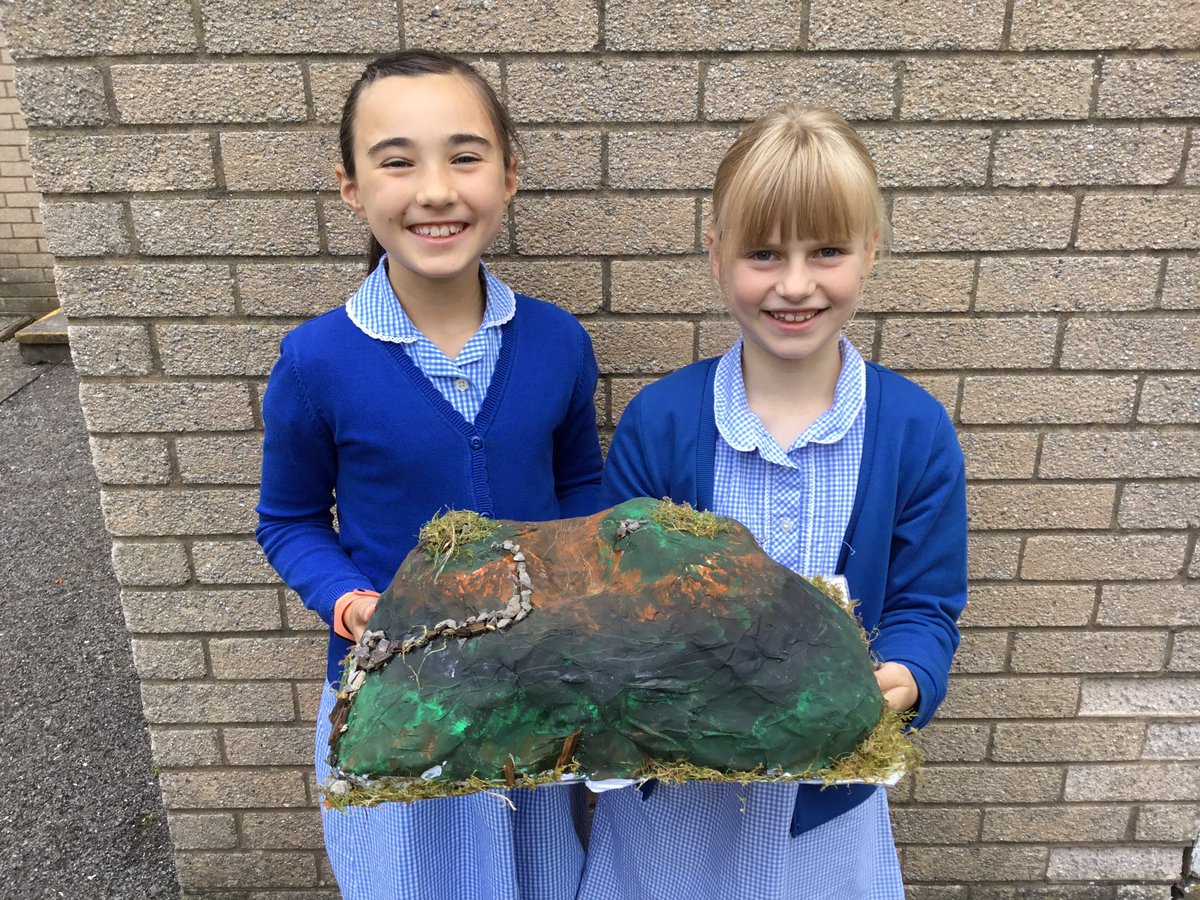 26brynd's tweet photo. Dosbarth 4’s whole-term 3D mountain project is finished, and we are absolutely delighted with the fantastic results! Gwaith da Dosbarth 4! @brynderiprimary https://t.co/FR4aYmdT81