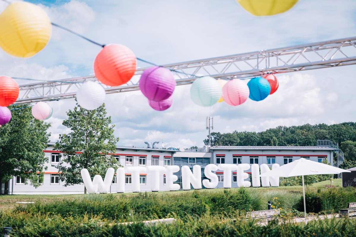 Tag der offenen Tür: WITTENSTEIN feiert 75. Jubiläum mit der Region
Einblicke in Produktion und Ausbildung – Unterhaltungsprogramm unterstützt durch lokale Vereine

Erfahren Sie mehr: wittenstein.de/de-de/unterneh…