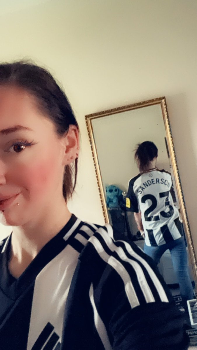 TrisheeOx's tweet photo. Love my new toon top  ♡ https://t.co/JhaqbhgqN1
