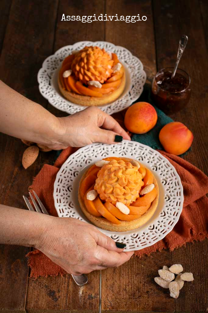 Assaggidiviaggi's tweet photo. L'ultima #ricetta prima di una pausa estiva Γ¨ una #crostata alle #albicocche, #rosmarino e #mandorle.
Noi ci rivediamo a Settembre con nuove ricette post di viaggio.
La ricetta la trovate qui: https://t.co/bnlBLAknwt
Buone #vacanze a voi e a presto! https://t.co/dYuzDKiC6k