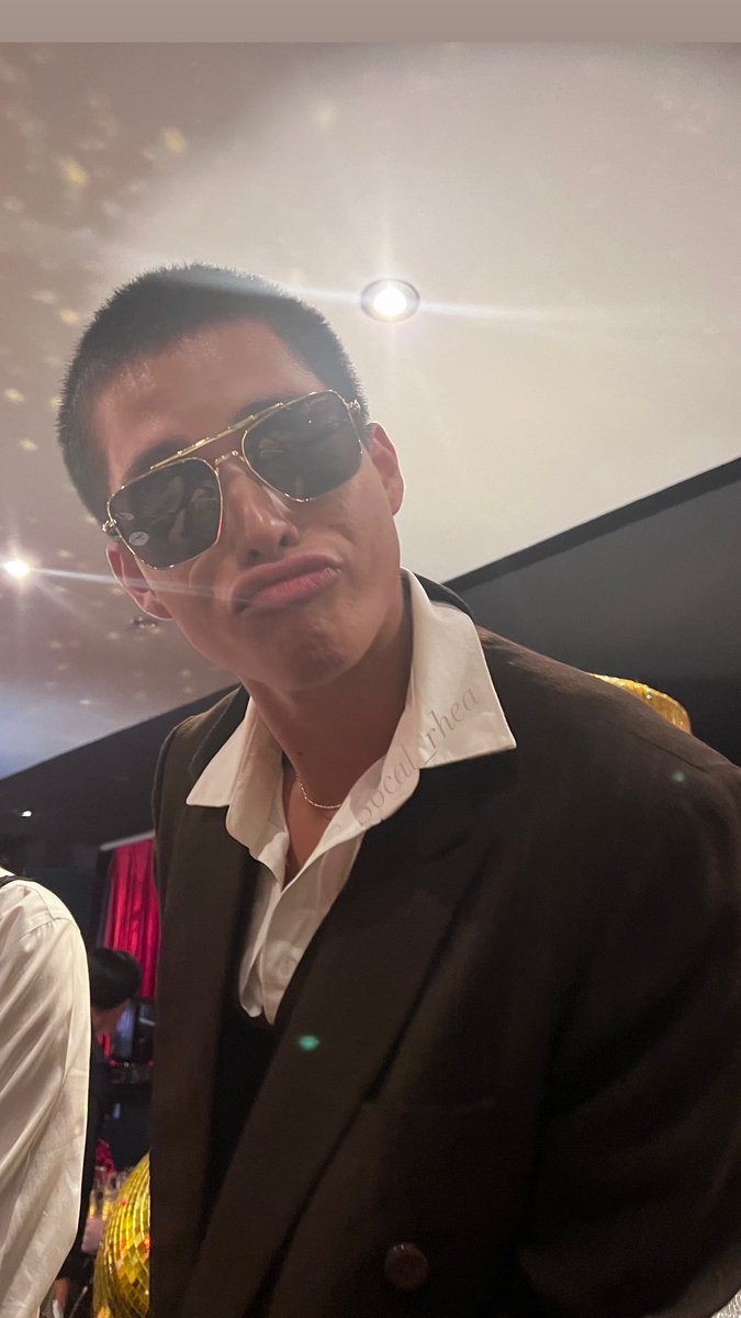 Kylitofrvr's tweet photo. @MaybellinePH @kyle_echarri Ka cute mo sobra moi! 

 #MaybellinePH , #VinylxKyle, #KyleEcharri https://t.co/JbS2qTtZRN