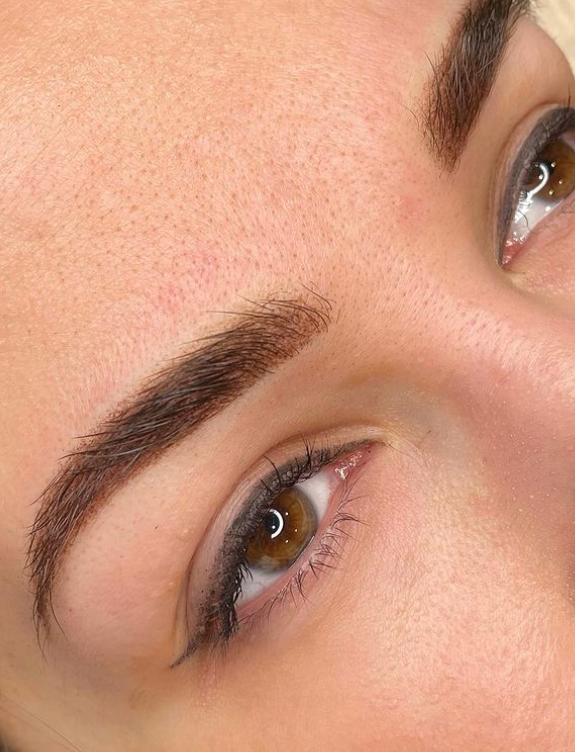~ Permanent makeup emphasizes the eyebrows, makes the look more expressive, visually increases the density of the eyebrows.
~ High quality pigment
~ No pain