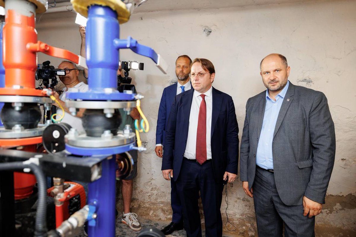 I welcome the EU and EBRD's contribution to increasing #energyefficiency in Moldova's residential sector! Commissioner <a href="/OliverVarhelyi/">Oliver Varhelyi</a> and <a href="/EBRD/">The EBRD</a> signed in Chisinau a €9,5 million grant contribution by EC to the €30 million Residential Green Economy Financing Facility.