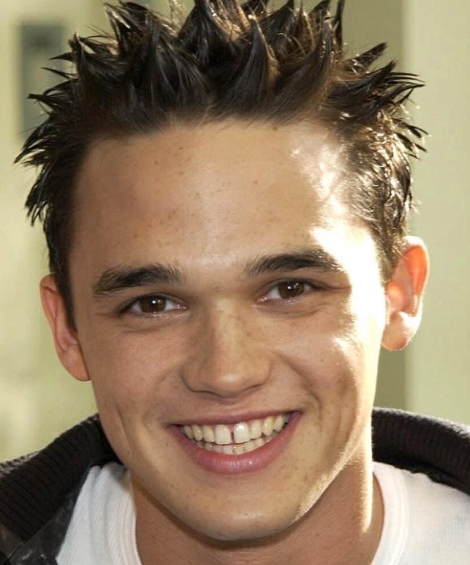 Ryan Sparks and the whole of the marketing team <a href="/officialbantams/">Bradford City AFC</a> would like to congratulate Gareth for successfully getting England to the Final of #EURO2024 If successful Gareth has agreed to sing Sweet Caroline on the first home game against Salford!