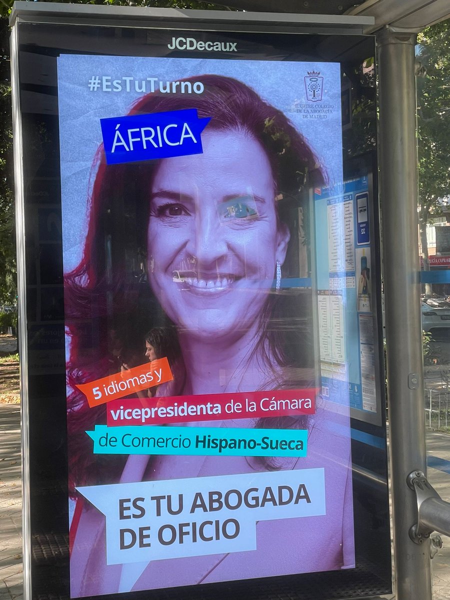 EugenioRibon's tweet photo. El ⁦@icam_es⁩ viabiliza y pone en valor la excepcionalidad calidad de los profesionales del Turno de Oficio en la semana de la Justicia Gratuita en autobuses y marquesinas ⁦@EMTmadrid⁩ Es tu turno! Al servicio de la ciudadanía de Madrid los 365 días, 24h https://t.co/p4U7UbQS38