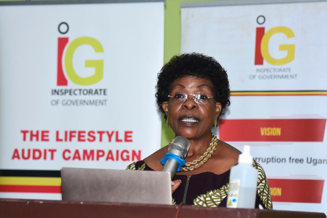Fellow countrymen and women, the latest census put the population of Uganda at 49.5M = 50M, The latest count of public officers of Uganda verified by OAG put them at 380,000, out of which:
1. Teachers-150,000
2. Soldiers-   80,000
3. Police force-40,000